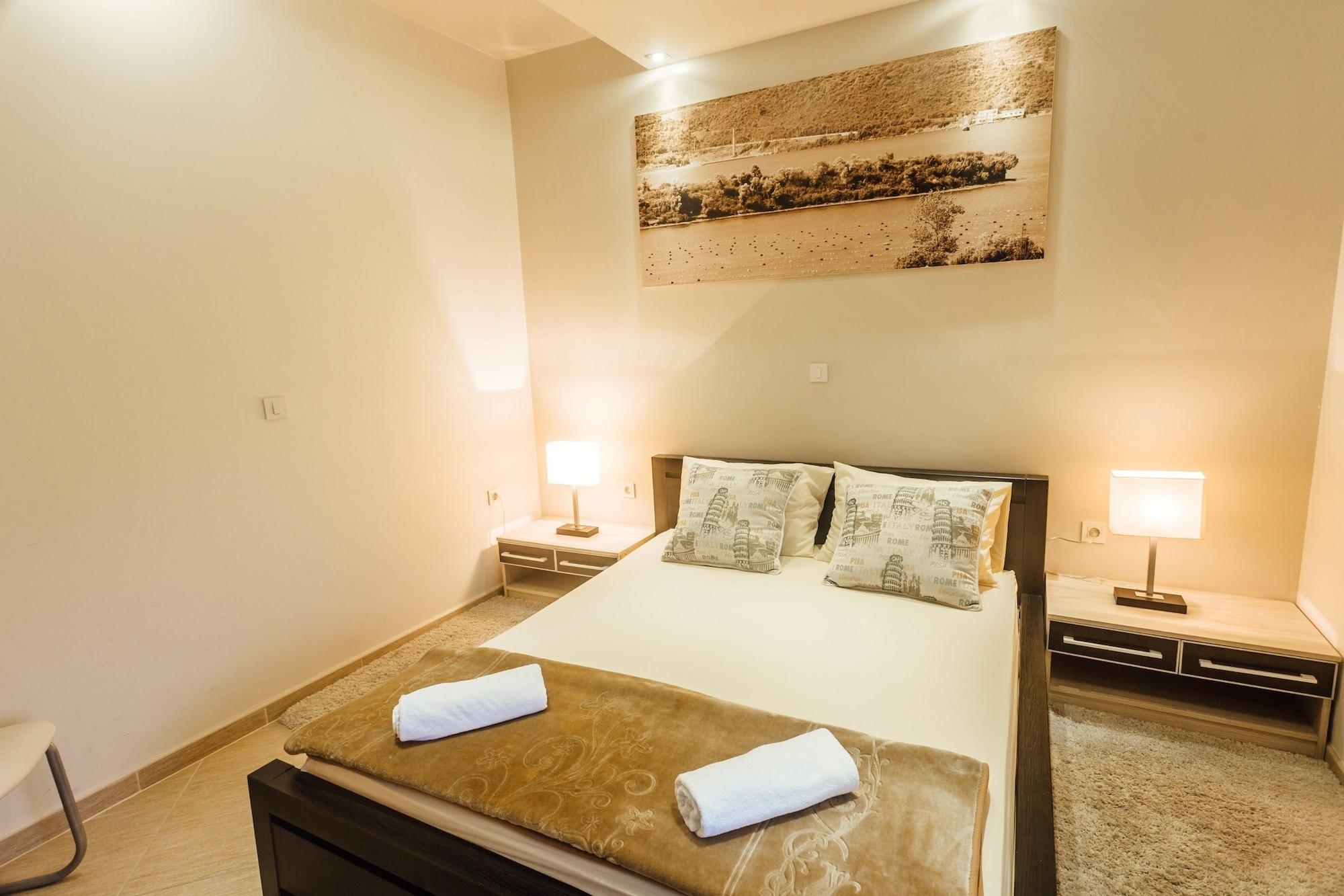 Apartments Monet Тиват Екстериор снимка