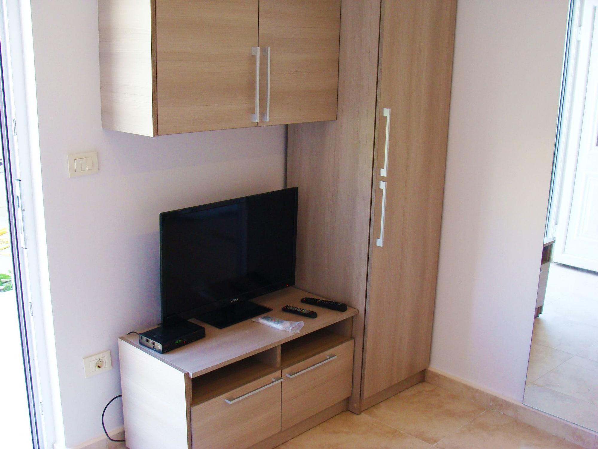 Apartments Monet Тиват Екстериор снимка